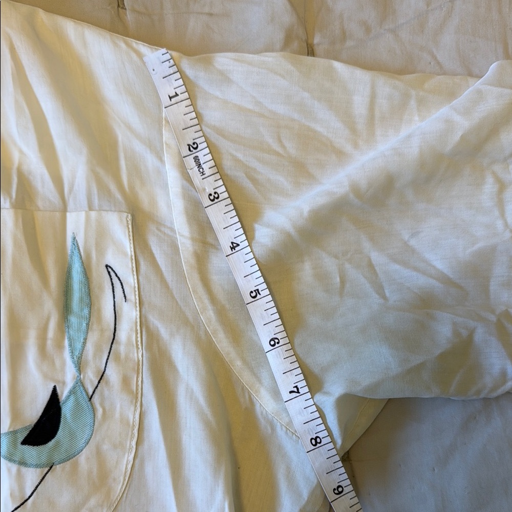 Vintage cropped White Shirt with roadrunner Design - Picture 6 of 9